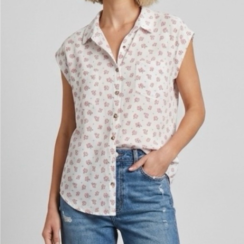 Jachs Girlfriend Size Large Sleeveless White Shirt with Pink Floral Print
